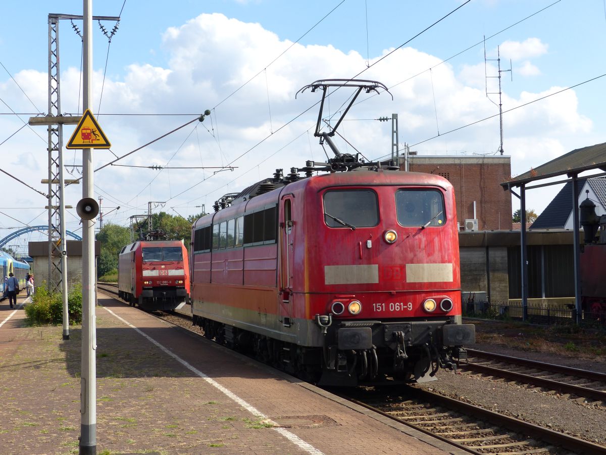 DB Cargo Lok 151 061-9 und 152 080-8 Gleis 2 Salzbergen, 17-08-2018.

DB Cargo loc 151 061-9 en 152 080-8 spoor 2 Salzbergen, 17-08-2018.