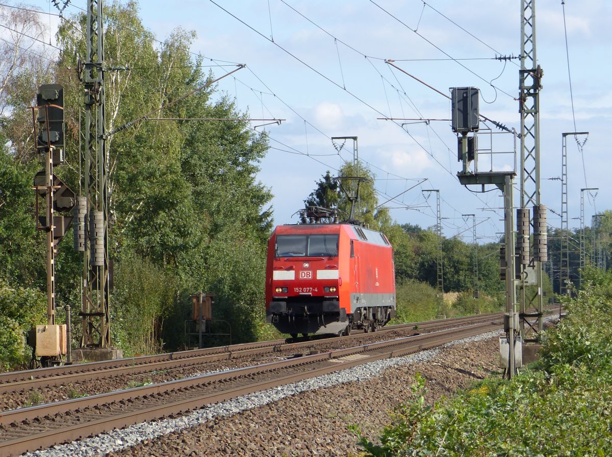 DB Cargo Lok 152 077-4 Devesstra�e, Salzbergen 13-09-2018.

DB Cargo loc 152 077-4 Devesstra�e, Salzbergen 13-09-2018.