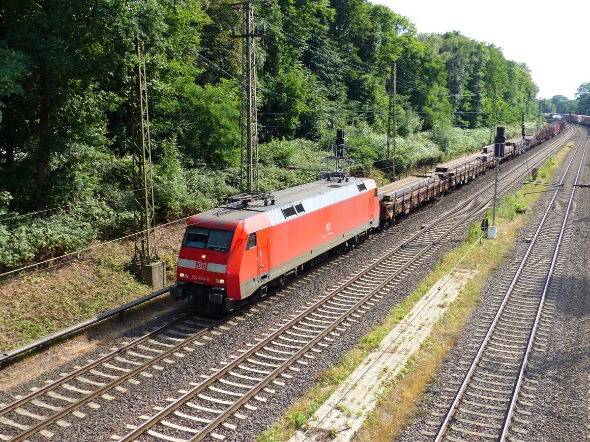 DB Cargo Lok 152 140-0 Abzweig Lotharstrasse, Aktienweg, Duisburg 13-07-2017.

DB Cargo loc 152 140-0 Abzweig Lotharstrasse, Aktienweg, Duisburg 13-07-2017.