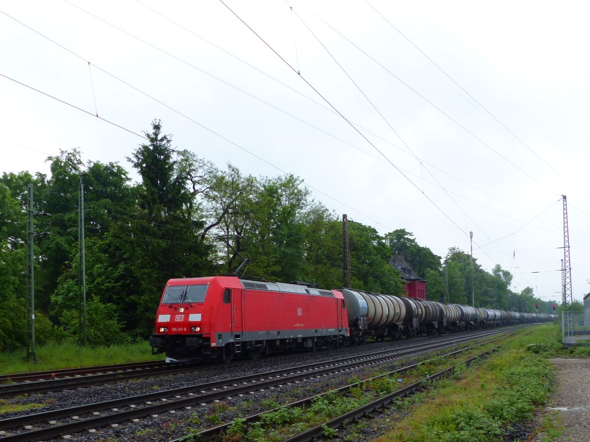 DB Cargo Lok 185 311-8 Lintorf 18-05-2017.

DB Cargo loc 185 311-8 voormalig station Lintorf 18-05-2017.