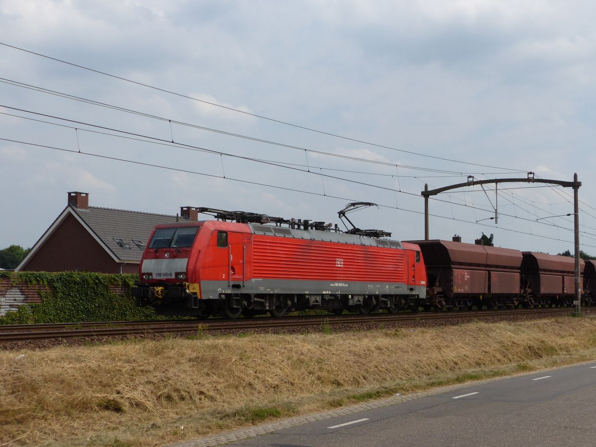 DB Cargo Lok 189 040-9 Kapelweg, Boxtel, Niederlande 19-07-2018.

DB Cargo loc 189 040-9 Kapelweg, Boxtel 19-07-2018.