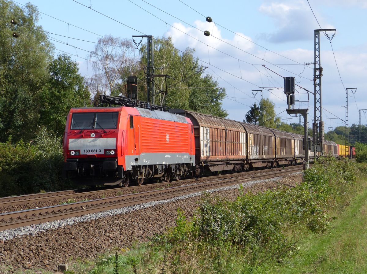 DB Cargo Lok 189 081-3 bei Bahnbergang Devesstrae, Salzbergen 13-09-2018.


DB Cargo loc 189 081-3 bij overweg Devesstrae, Salzbergen 13-09-2018.