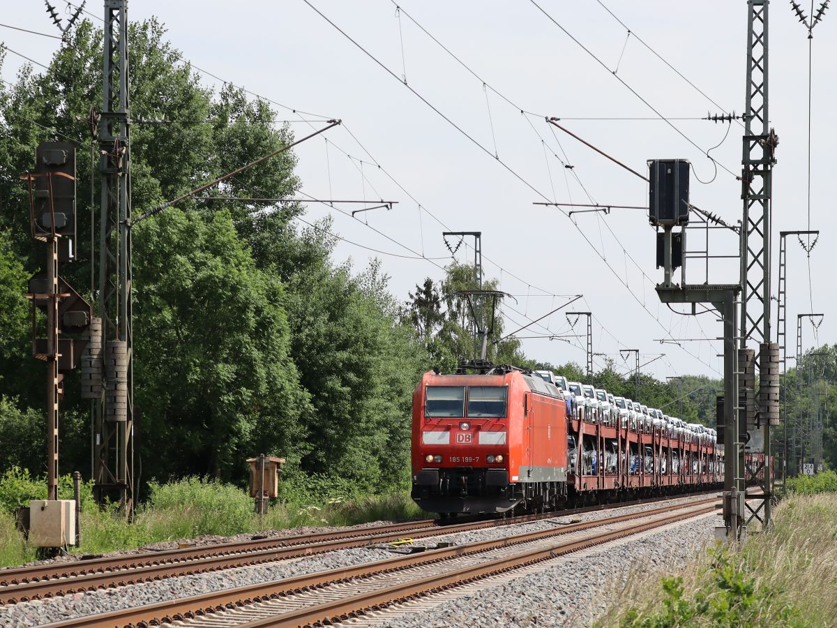 DB Cargo lokomotive 185 199-7 Devesstrae, Salzbergen 03-06-2022.

DB Cargo locomotief 185 199-7 Devesstrae, Salzbergen 03-06-2022.