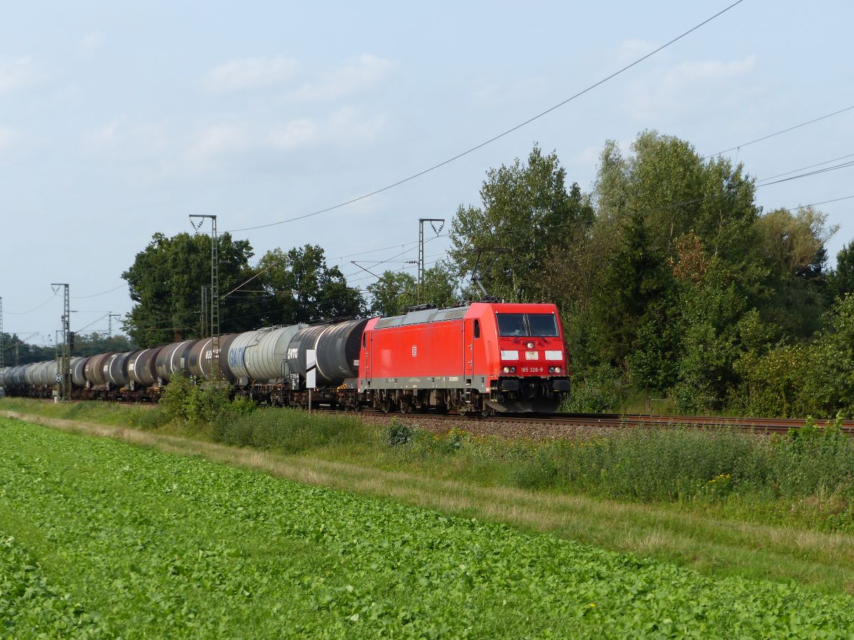 DB Cargo Lokomotive 185 328-9 Devesstrae, Salzbergen 11-09-2020.

DB Cargo locomotief 185 328-9 Devesstrae, Salzbergen 11-09-2020.