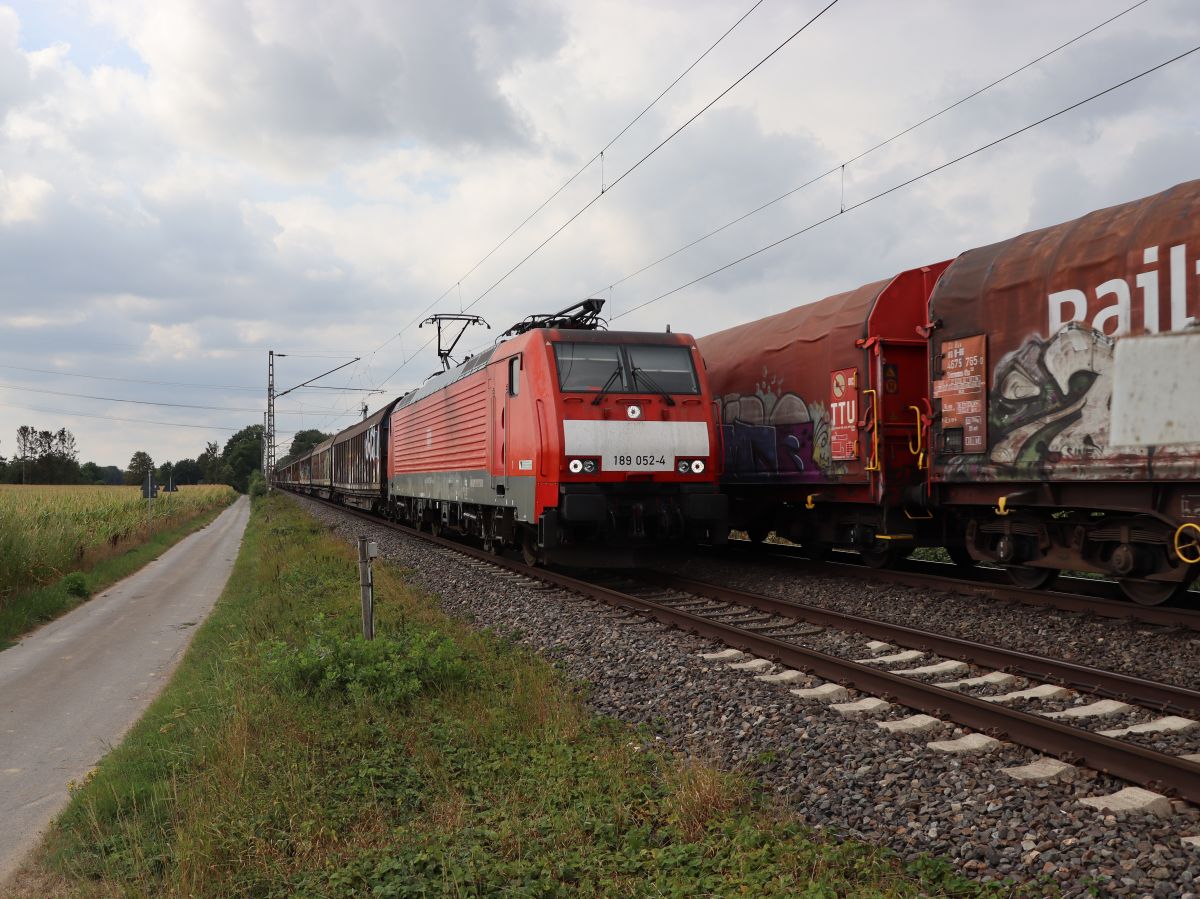 DB Cargo Lokomotive 189 052-4 Wasserstrasse Hamminkeln 18-08-2022.

DB Cargo locomotief 189 052-4 Wasserstrasse Hamminkeln 18-08-2022.