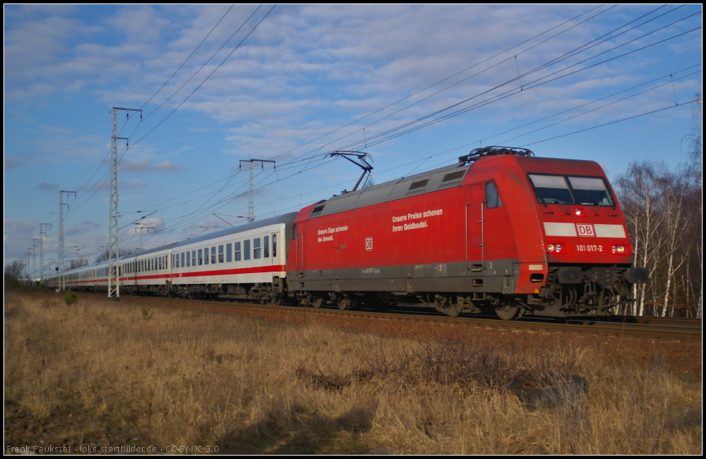 DB Fernverkehr 101 017 mit dem Leerpark des IC 1923 Berlin S�dkreuz - K�ln am 06.02.2014 in der Berliner Wuhlheide