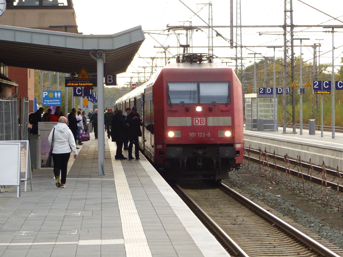 DB Lok 101 122-0 Gleis 1 Bad Bentheim 02-11-2018. 

DB loc 101 122-0 spoor 1 Bad Bentheim 02-11-2018.