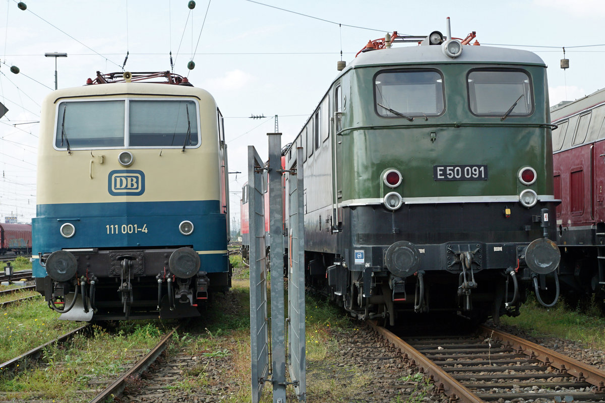 DB Museum Koblenz:
Am 23. September 2017 waren viele interessante Lokomotiven in Koblenz ausgestellt.
Foto: Walter Ruetsch 