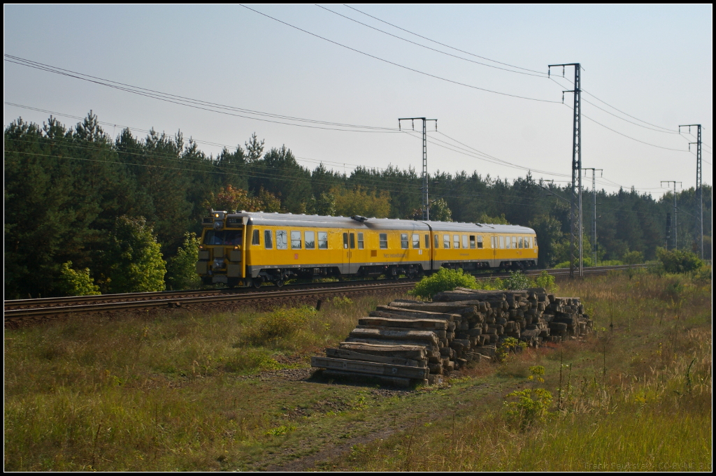 DB Netz 9160 001-0 / 9160 002-8 ist der Lichtraummesszug LIMEZ III
<br><br>
Als Basis für den Messzug dienten 614 045-3 und 614 046-1 (719 046). Der Umbau erfolgte 2005, die Übergabe fand feierlich auf der InnoTrans 2006 statt. Auf der Stirnfront befindet sich ein spezieller Rahmen der das Videomesssystem, 2D-Fächer- und 2D-Rotationsscanner, Schienenprofilscanner und andere Komponenten aufnimmt. Am 17.09.2014 fuhr der Messzug durch die Berliner Wuhlheide (NVR-Nummern 99 80 9 160 001-0 D-DB / 99 80 9 160 002-8 D-DB)