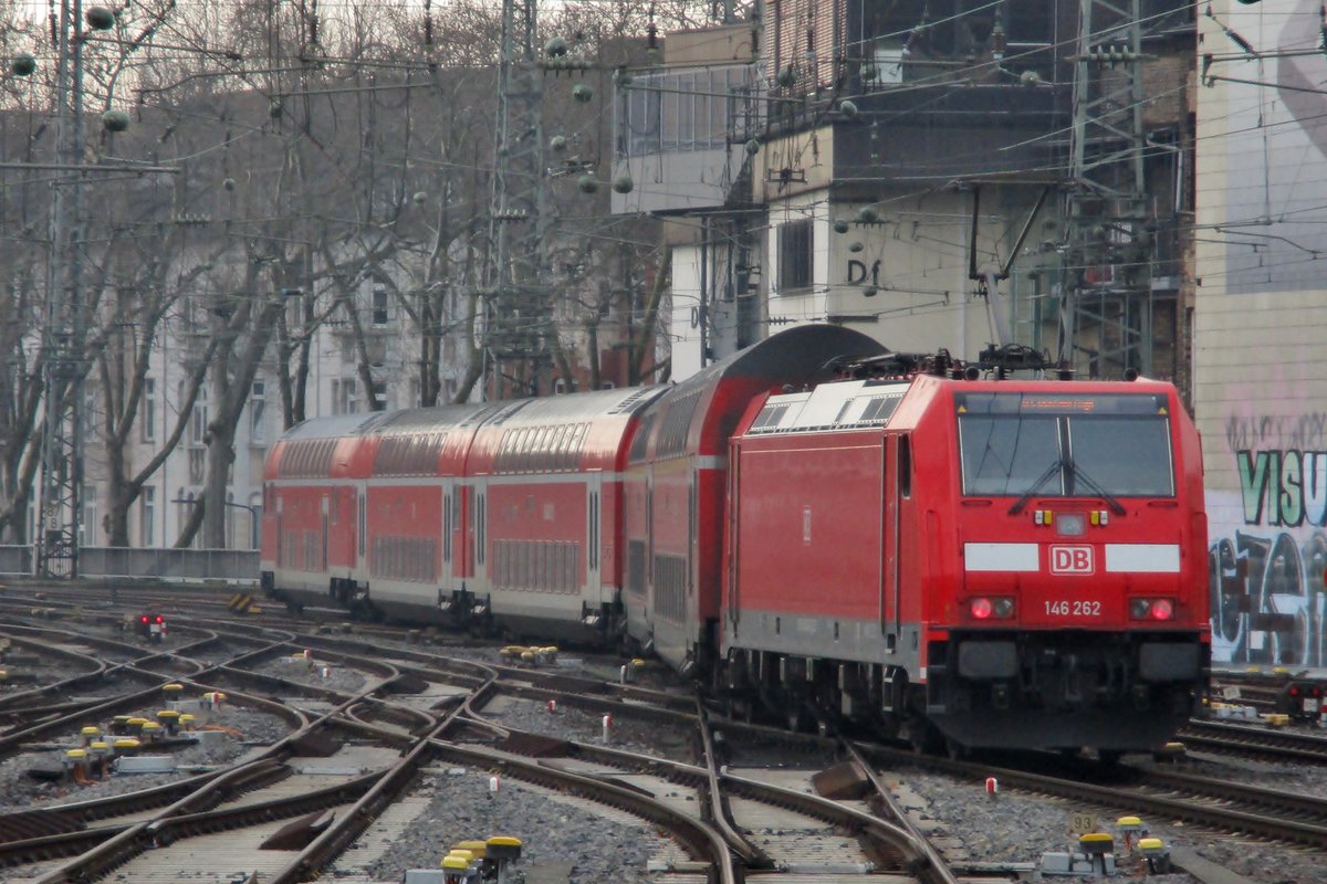 DB Regio 146 262 verlässt Düsseldorf am 30 Jänner 2018.