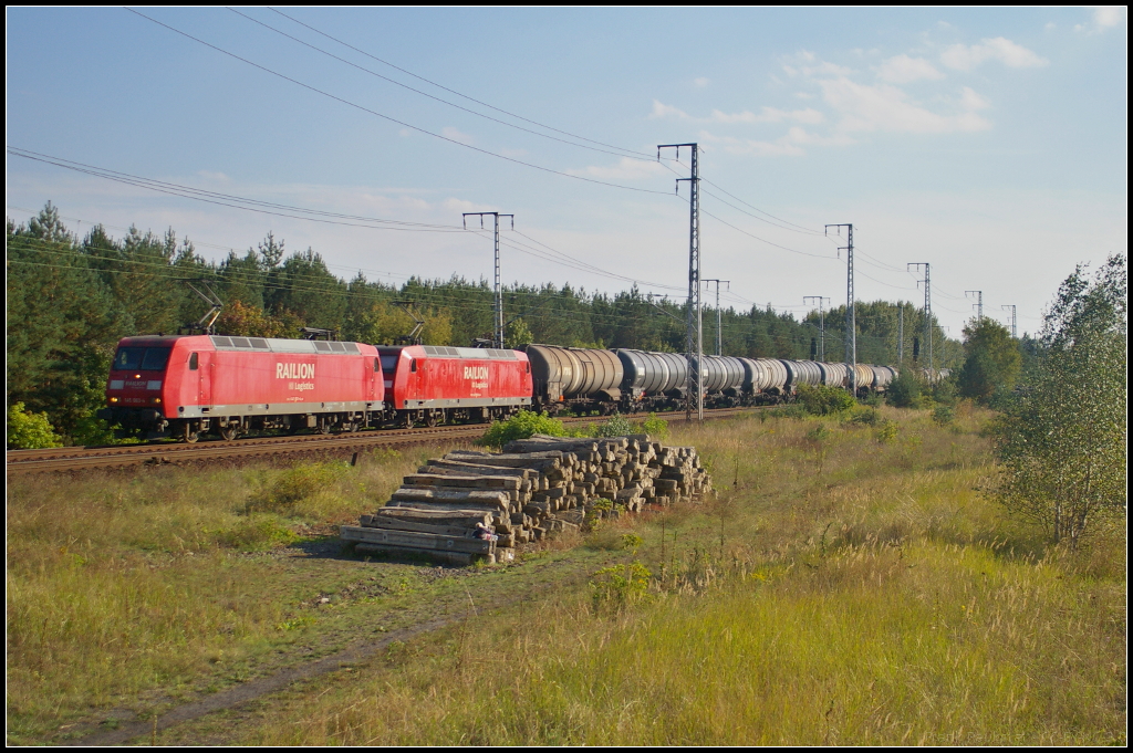 DB Schenker 145 063-4 und 145 065 mit Zacns in Berlin Wuhlheide, 18.09.2014