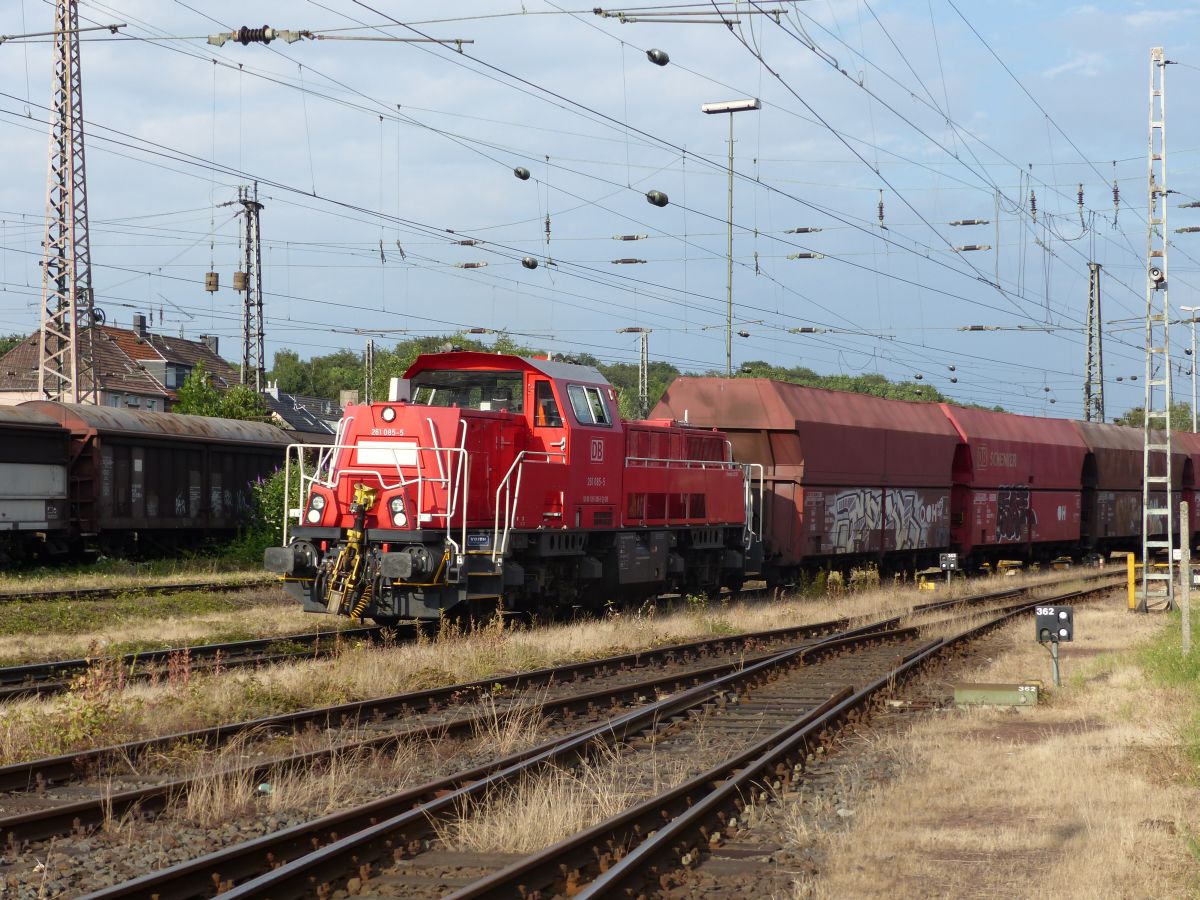 DB Schenker Gravita 10BB Dieselloc 261 085-5. Bahnbetriebswerk Oberhausen Osterfeld 08-07-2016.

DB Schenker Gravita 10BB dieselloc 261 085-5. Bahnbetriebswerk Oberhausen Osterfeld 08-07-2016.