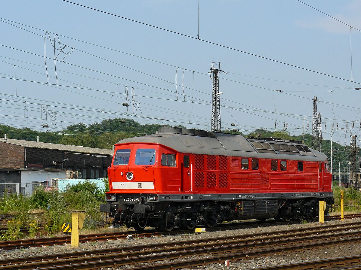 DB Schenker Lok 232 528-0 Oberhausen Osterfeld 03-07-2015.

DB Schenker locomotief 232 528-0 Oberhausen Osterfeld, Duitsland 03-07-2015.