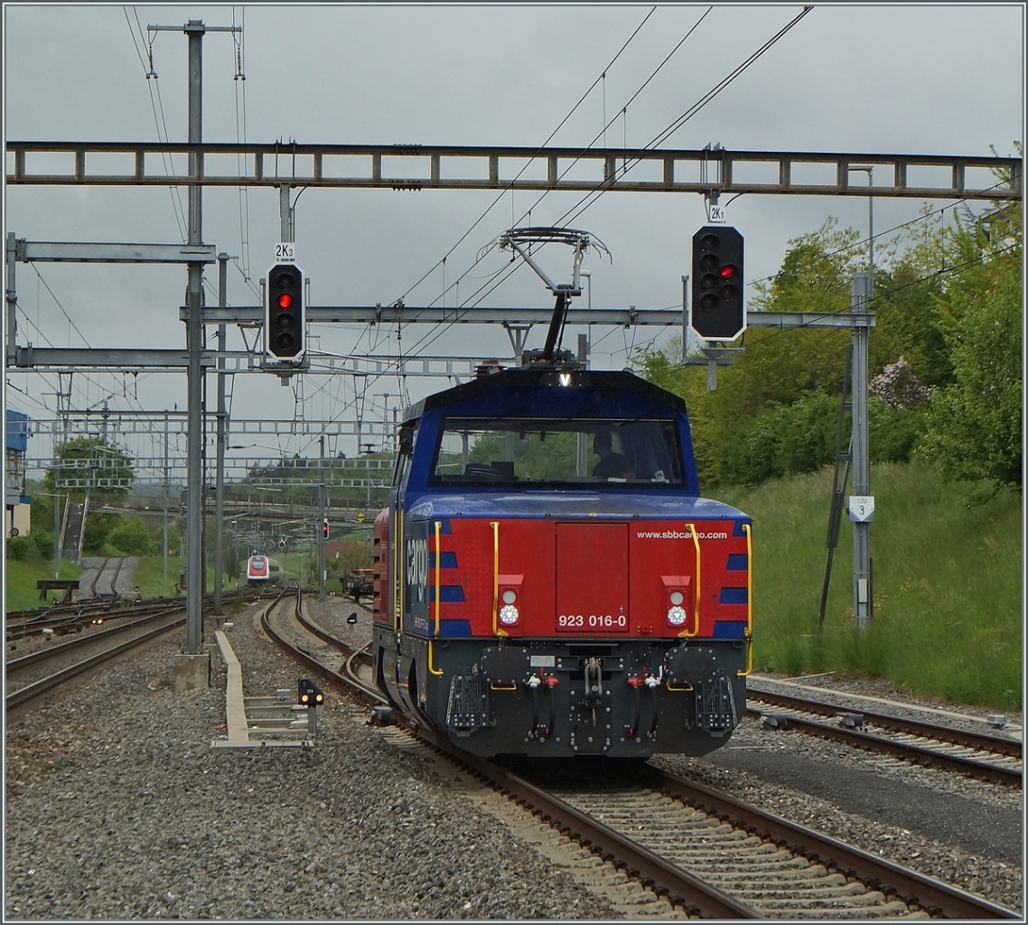 Der Eem 923 016-0  Le Jorat  in Bussigny.
28. April 2014