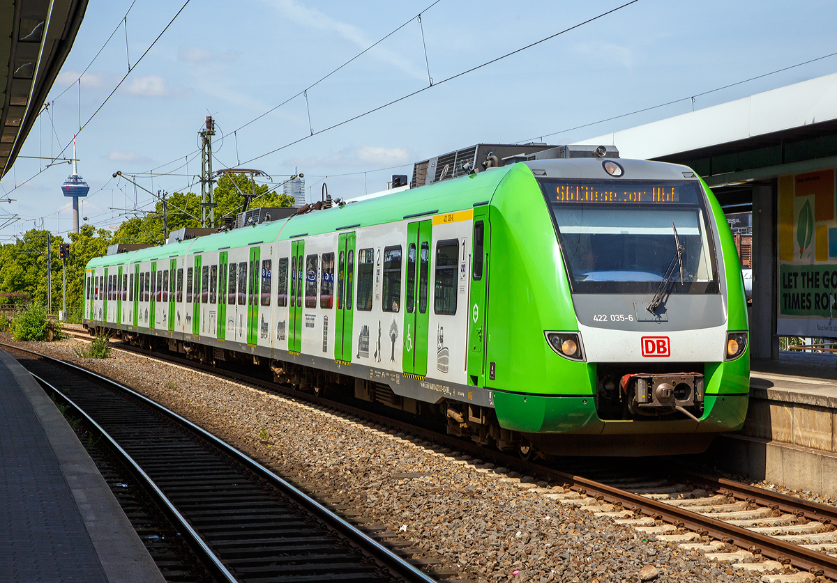 
Der ET 422 035-6 / 422 535-5 der S-Bahn Rhein-Ruhr (Betreiber DB Regio NRW) am 01.06.2019 im Bahnhof Köln Messe/Deutz, als S 6 nach Essen Hbf.

Diese Triebzüge sind eine Weiterentwicklung der BR 423, sie sind vierteilig und alle Teile sind angetrieben, wobei die beiden Steuerwagen als BR 422 und die Mittelwagen als BR 432 geführt werden. Die Triebzüge wurden von einem Konsortium gebildet von Bombardier und Alstom in Aluminium-Leichtbauweise gefertigt (84 Stück 2007 bis 2010).

Technische Daten:
Spurweite: 1435 mm (Normalspur)
Achsformel: Bo'(Bo') (2') (Bo')Bo' (Jakobsdrehgestelle in Klammern)
Länge über Kupplung: 69.430 mm
Höhe: 4.330 mm
Breite: 3.020 mm
Drehzapfenabstände: 15.140 mm / 2 x 15.460 mm / 15.140 mm
Drehgestellachsstand: 2.200 mm (End-DG) ; 2.700 mm (Jakobs-DG)
Kleinster bef. Gleisbogen: R 100 m
Leergewicht: 112 t
Höchstgeschwindigkeit: 140 km/h
Dauerleistung: 1.600 kW (max. 2.350 kW möglich)
Anfahrzugkraft: 145 kN
Beschleunigung: 1,0 m/s²
Laufraddurchmesser: 850/780 mm
Raddurchmesser: 850 mm neu / 780 mm abgenutzt
Stromsystem: 15 kV 16,7 Hz ~
Fahrmotoren: 8x Drehstrom-asynchron (wassergekühlt) á 200 kW (max. 294 kW)
Kupplungstyp: Scharfenbergkupplung Typ 10
Sitzplätze: 192 (16 in der 1. Klasse)
Stehplätze: 352
Fußbodenhöhe: 1.025 mm
Klassen: 1. und 2.