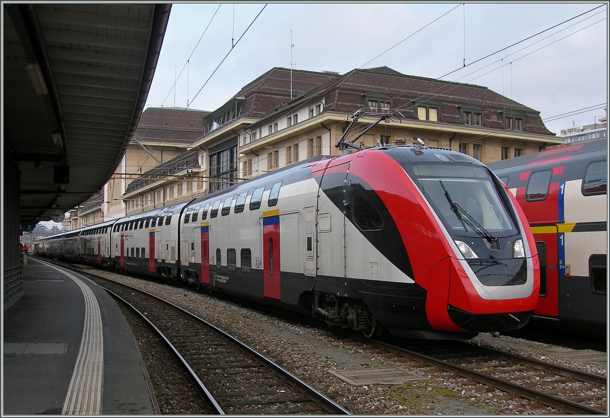 Der SBB RABe 502 (UIC 94 85 0502 203-8 CH-SBB) in Lausanne. 
18. Feb. 2016