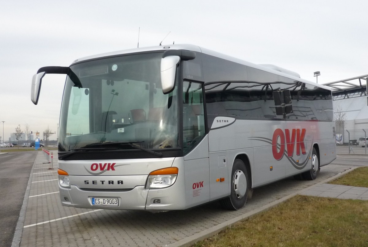 Der Setra S 415 UL von OVK noch einmal von der anderen Seite.An der Messe Stuttgart