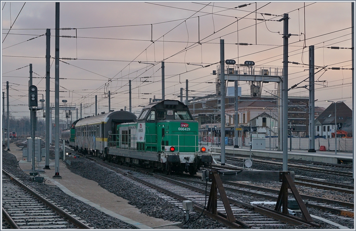 Die beiden SNCF Infra Diesellok BB 66 401 und 429 in Annemasse. 

21. Jan. 2020