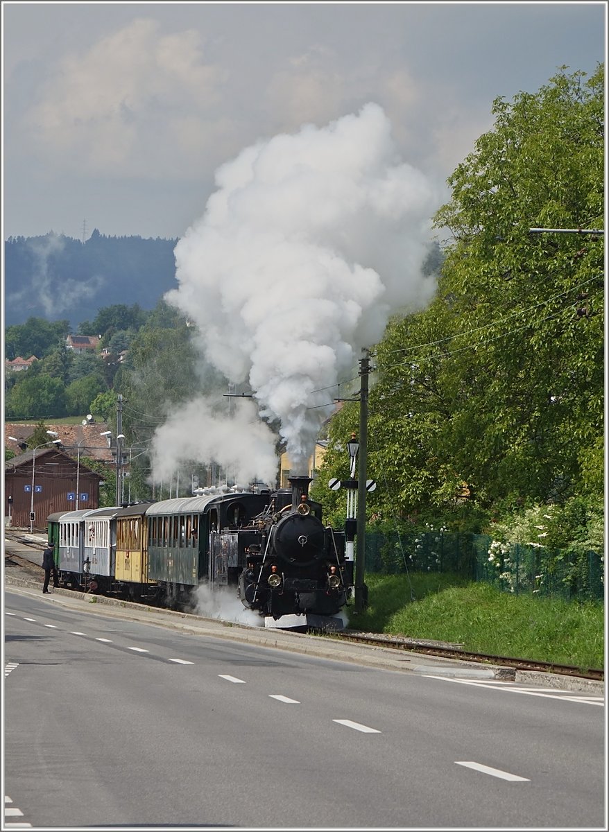 Die BFD HG 3/4 Nr. 3 fährt mit seinen Passagieren nach Chamby.
(19.05.2018)