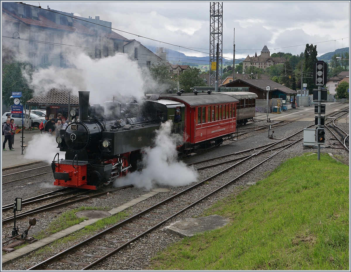 Die Blonay-Chamby G 2x 2/2 105 rangiert in Blonay den CEV C 21. 

13. Juni 2020 