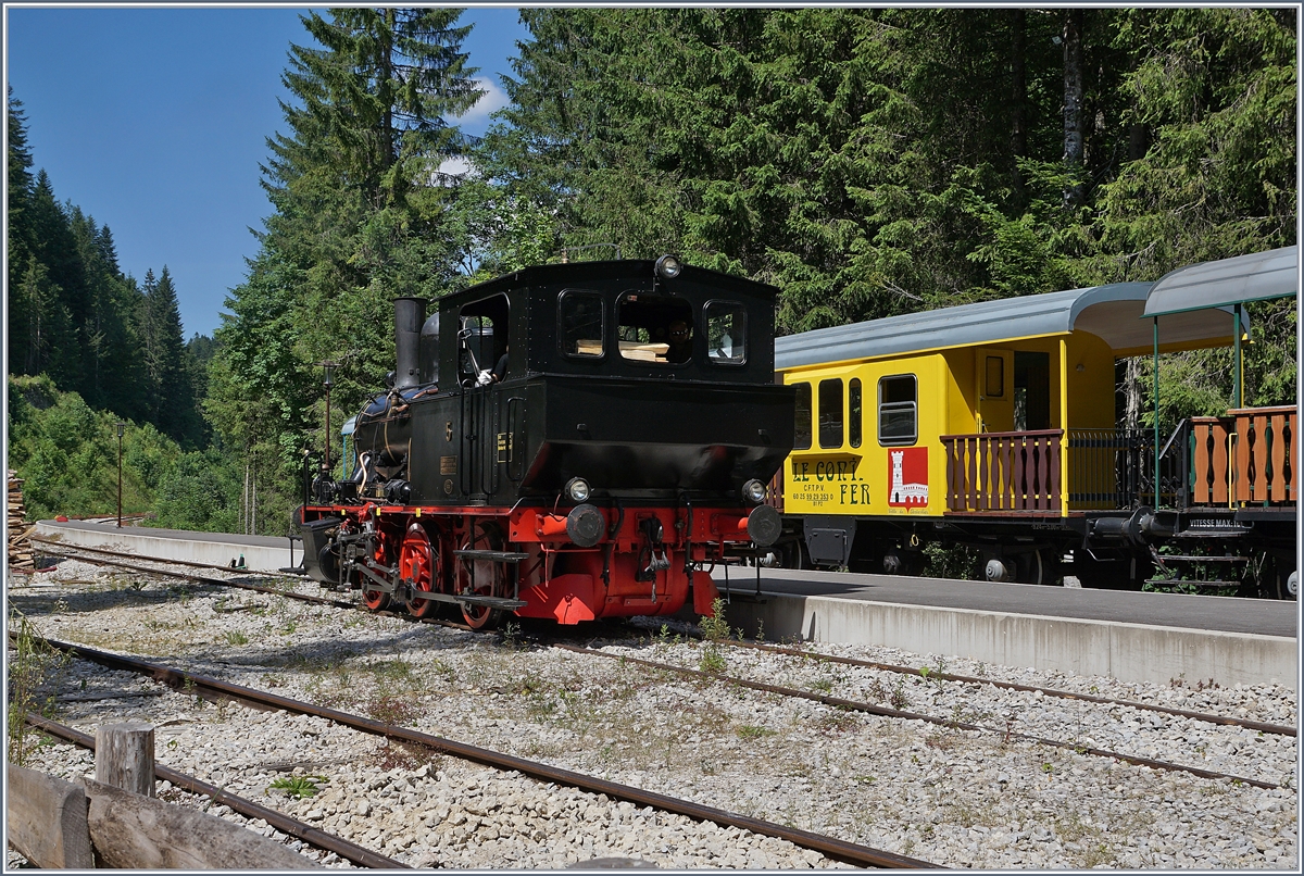 Die Coni'Fer CFTVP E 3/3 N° 5 in Fontaine Ronde. 

16. Juli 2019