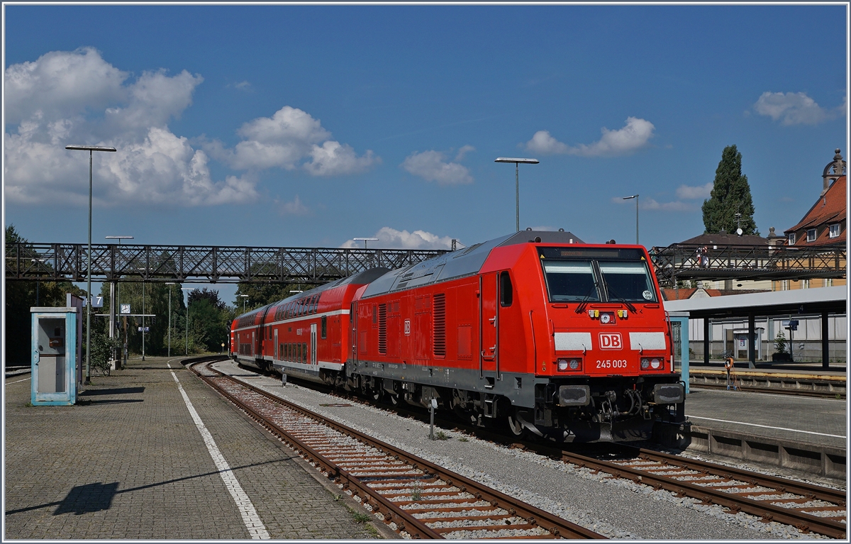 Die DB 245 003 verlässt Lindau Richtung München.
9. Sept. 2016 