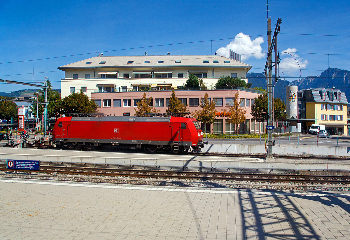 Die DB Cargo 185 141-9 (91 80 6185 141-9 D-DB) ist am 08.09.2021 beim Bahnhof Spiez abgestellt.

Die Lok wurde 2003 von Bombardier in Kassel unter der Fabriknummer 33602 gebaut. Sie hat die Zulassung für Deutschland und die Schweiz.
