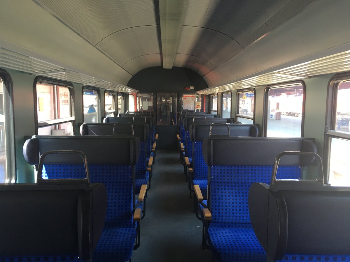 Die Inneneinrichtung des 50 80 84-34 157 am 25.03.17 am Re 22341 Ulm - Sigmaringen.