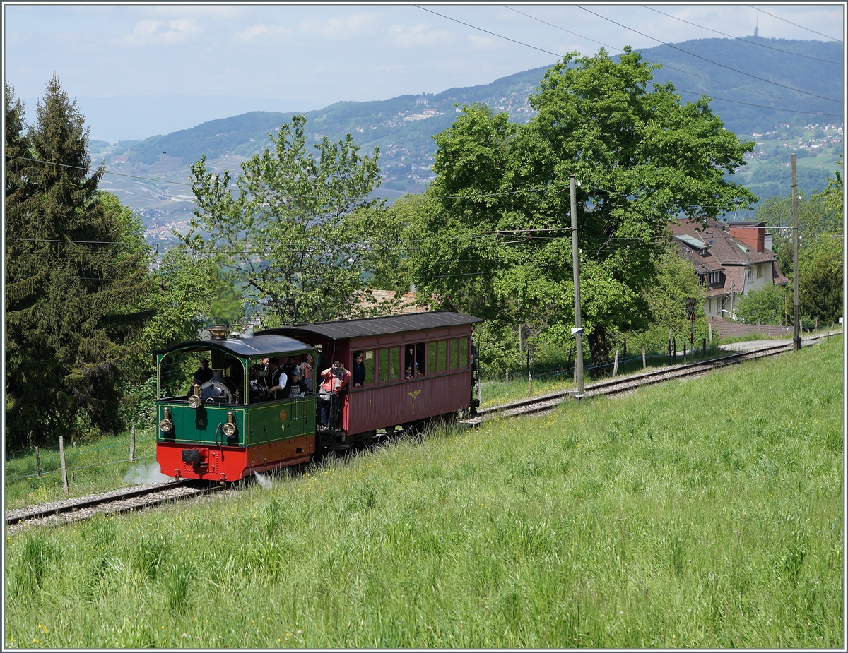 Die kleine G 2/2 Tramlok N° 4 erreicht Chaulin.
15. Mai 2016