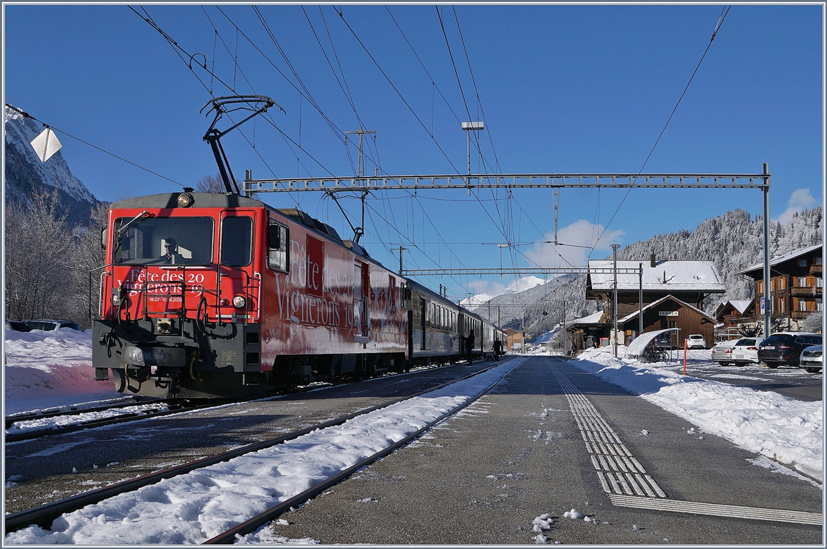 Die MOB GDe 4/4 6005 beim Halt in Saanen.
2. Feb. 2018