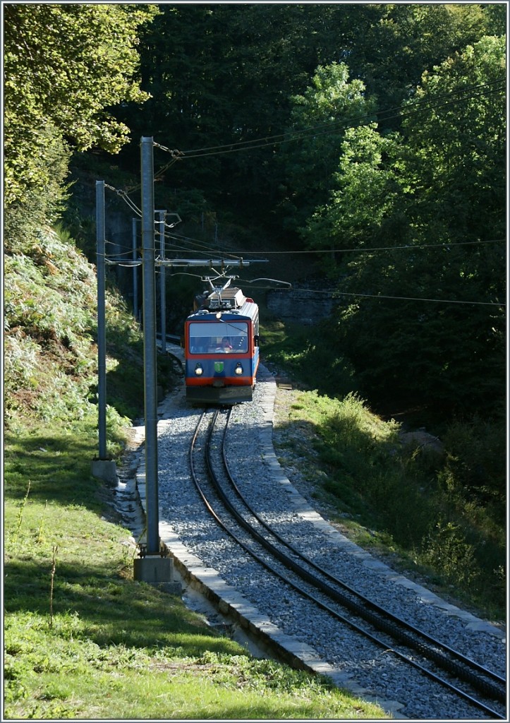 Die Monte Generosobahn kurz vor der Station Bellavista.
(13.09.2013)