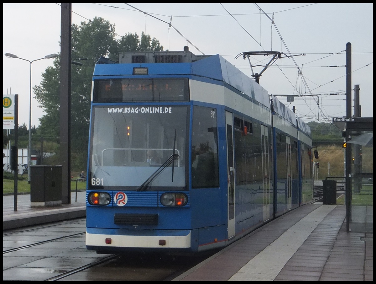 DUEWAG 6N1 Nr. 681 in Rostock.