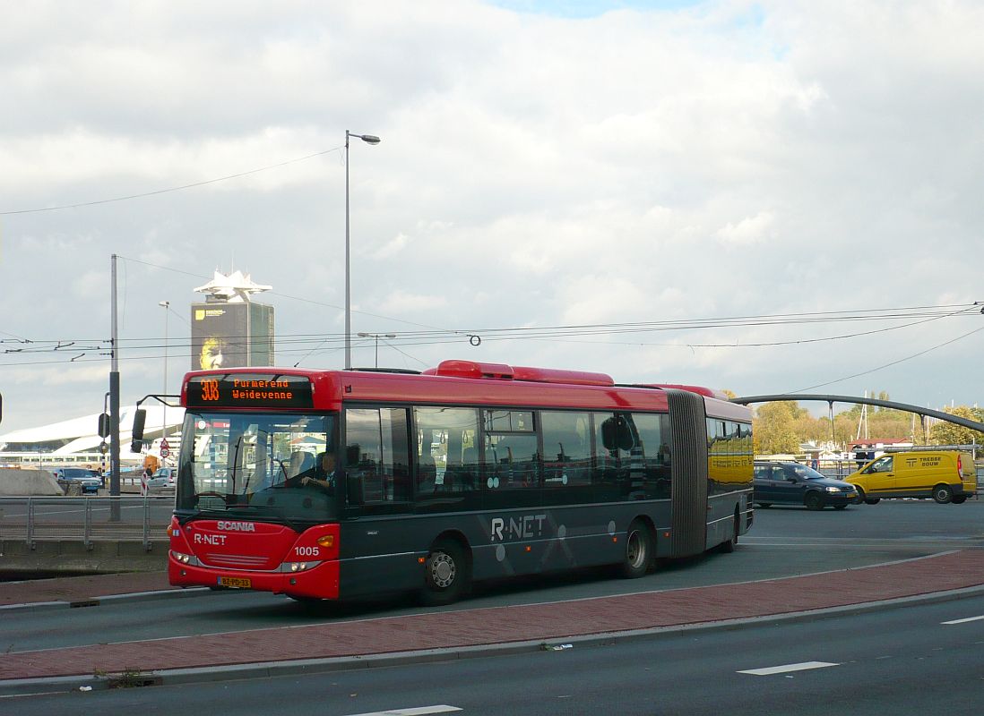 EBS R-Net Bus 1005 Scania Omnilink G Baujahr 2011 Oosterdokskade, Amsterdam  23-10-2013.

EBS R-Net bus 1005 Scania Omnilink G bouwjaar 2011 Oosterdokskade, Amsterdam  23-10-2013.