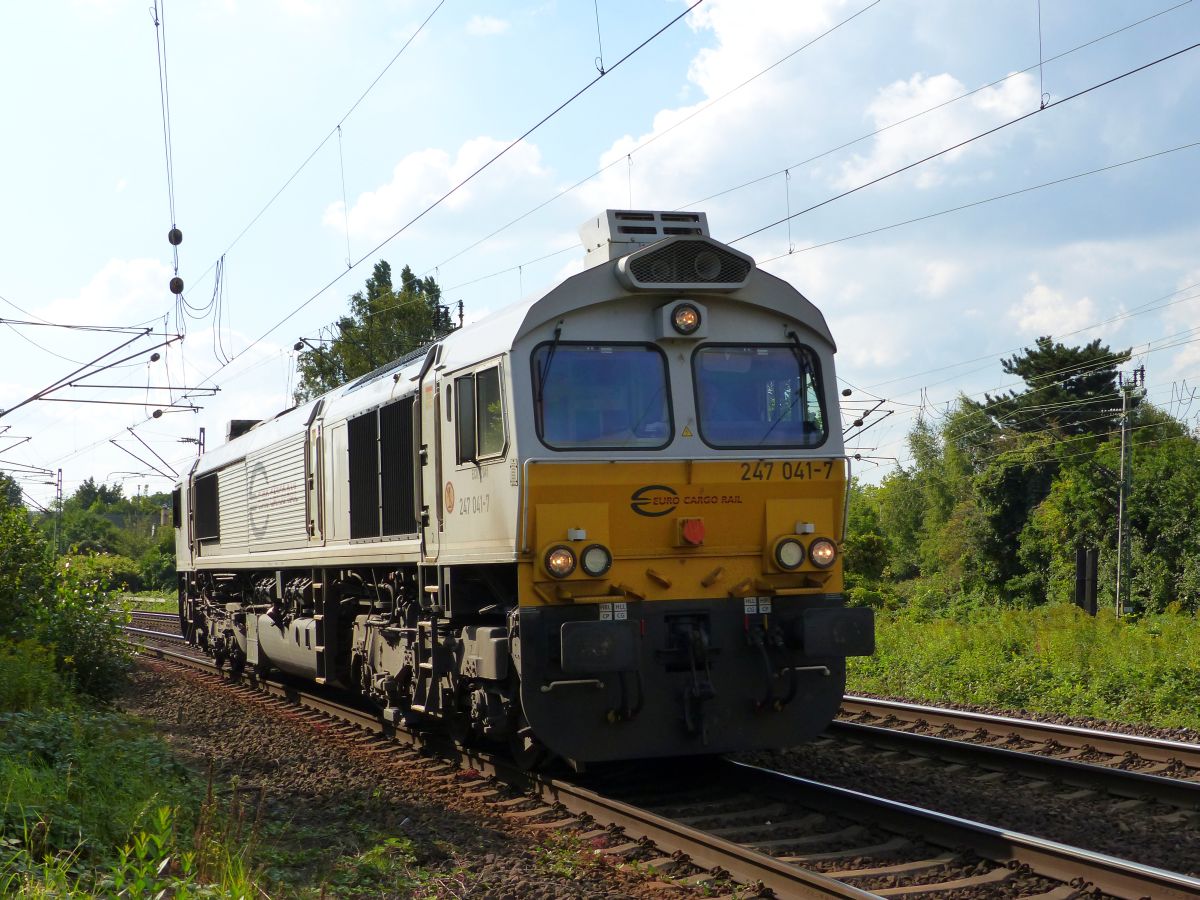 ECR (Euro Cargo Rail) Diesellok 247 041-7 Hoffmannstrasse, Oberhausen 11-09-2015.

ECR (Euro Cargo Rail) dieselloc 247 041-7 Hoffmannstrasse, Oberhausen 11-09-2015.