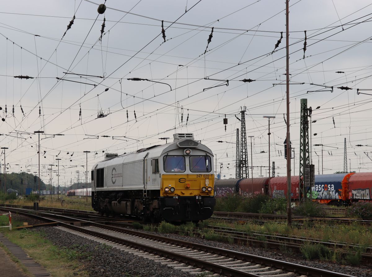 ECR (Euro Cargo Rail) Diesellokomotive 247 020-1 G�terbahnhof Oberhausen West 18-08-2022.

ECR (Euro Cargo Rail) diesellocomotief 247 020-1 goederenstation Oberhausen West 18-08-2022.