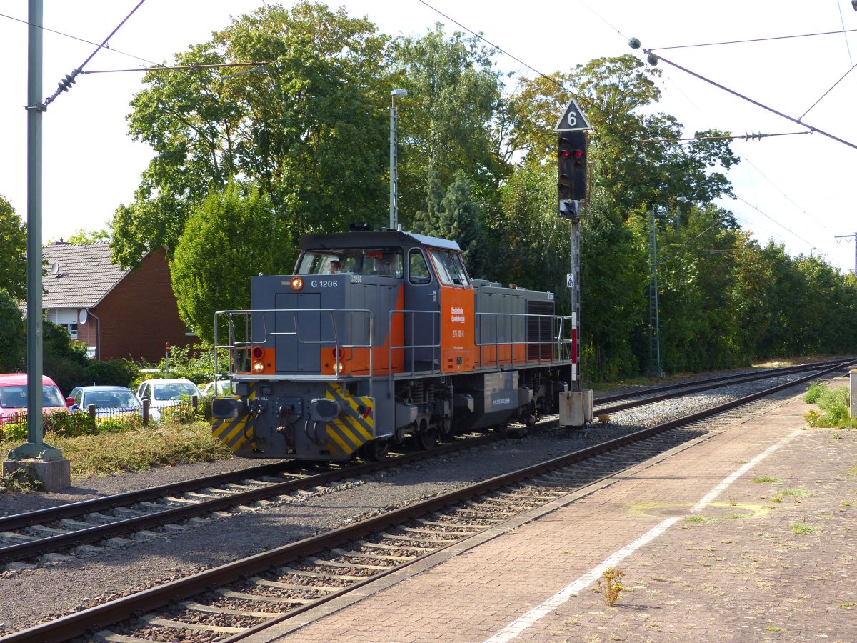 EEB (Emslndische Eisenbahn) Diesellok 275 805-2 (92 80 1275 805-2 D-EBB) Salzbergen 17-08-2018.

EEB (Emslndische Eisenbahn) dieselloc 275 805-2 (92 80 1275 805-2 D-EBB) Salzbergen 17-08-2018.