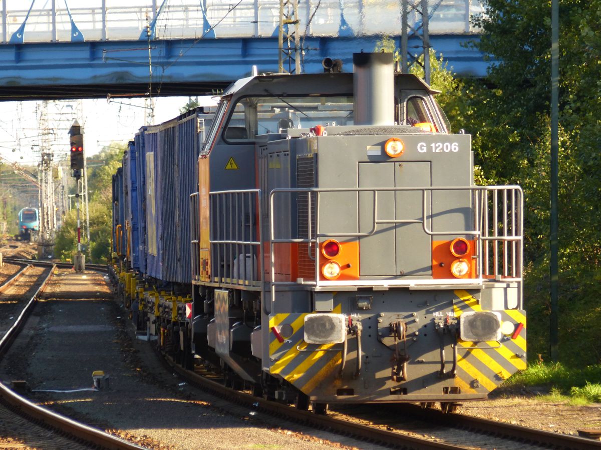 EEB (Emslndische Eisenbahn)Diesellok 275 805-2 (92 80 1275 805-2 D-EBB) Salzbergen 28-09-2018.

EEB (Emslndische Eisenbahn)dieselloc 275 805-2 (92 80 1275 805-2 D-EBB) Salzbergen 28-09-2018.