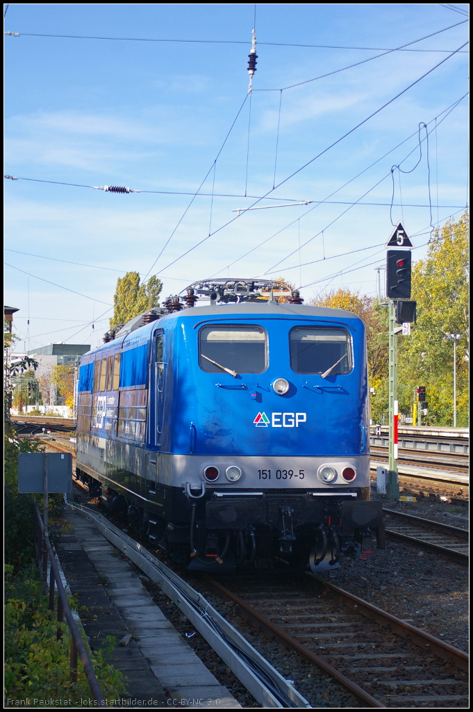EGP 151 039, Eigentum der Firma SRI Rail Invest GmbH, am 22.10.2013 in Berlin Greifswalder Stra�e abgestellt