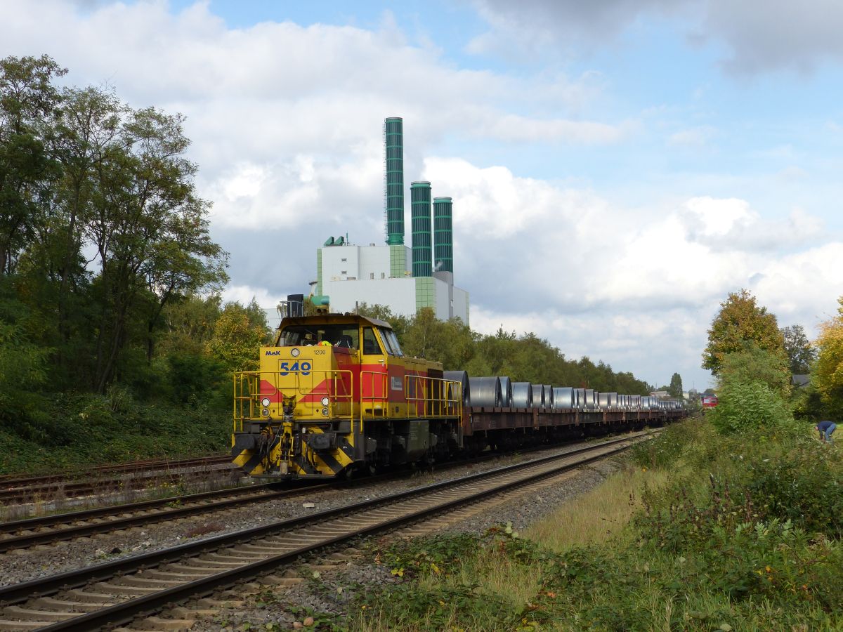 EH (Eisenbahn und Hfen GmbH) Diesellok 549 Wanheim Angerhausen Duisburg. Atroper Strae, Duisburg 13-10-2017.



EH (Eisenbahn und Hfen GmbH) dieselloc 549 Wanheim Angerhausen Duisburg. Atroper Strae, Duisburg 13-10-2017.