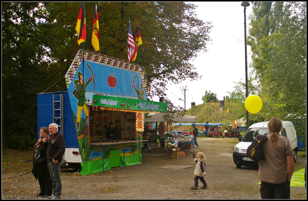 Ein ganz kleines bischen Rummelatmosph�re bei den Bahnaktionstagen des F�rderverein Berlin-Anhaltische Eisenbahn am 15.09.2013 in Lutherstadt Wittenberg