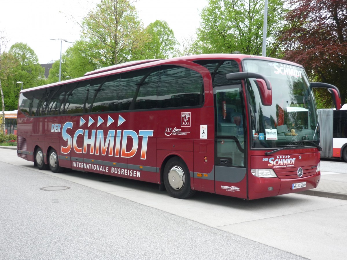 Ein MB-Travego der Fa. Schmidt in Hamburg auf demZOB