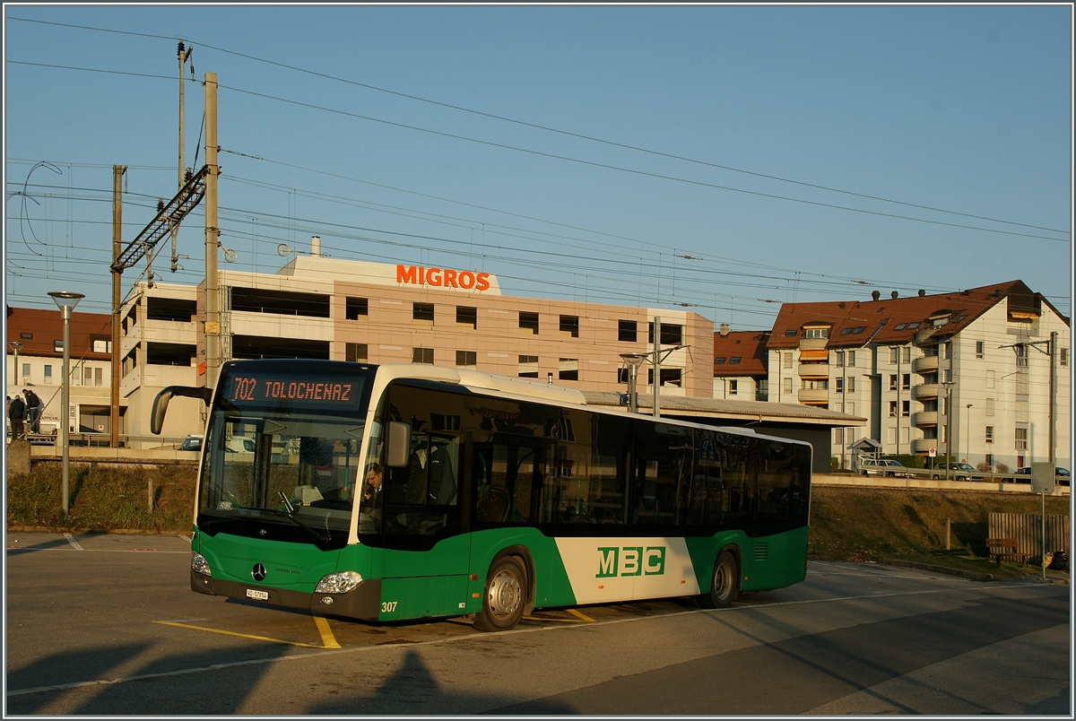 Ein  MBC  Bus wartet in Bussigny auf seine Reisende.
31. Jan. 2014
