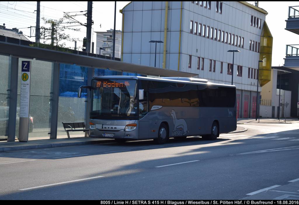 Ein SETRA S 415 H von Blaguss Reisen (Wien) im Wieselbusdesign unterwegs auf der Linie H in St. Pölten (NÖ).