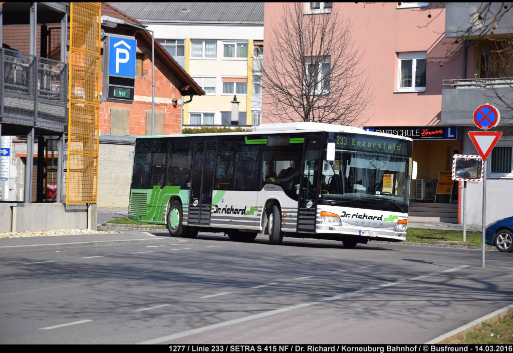 Ein SETRA S 415NF von Dr. Richard (Wien) unterwegs beim Bahnhof Korneuburg (NÖ).