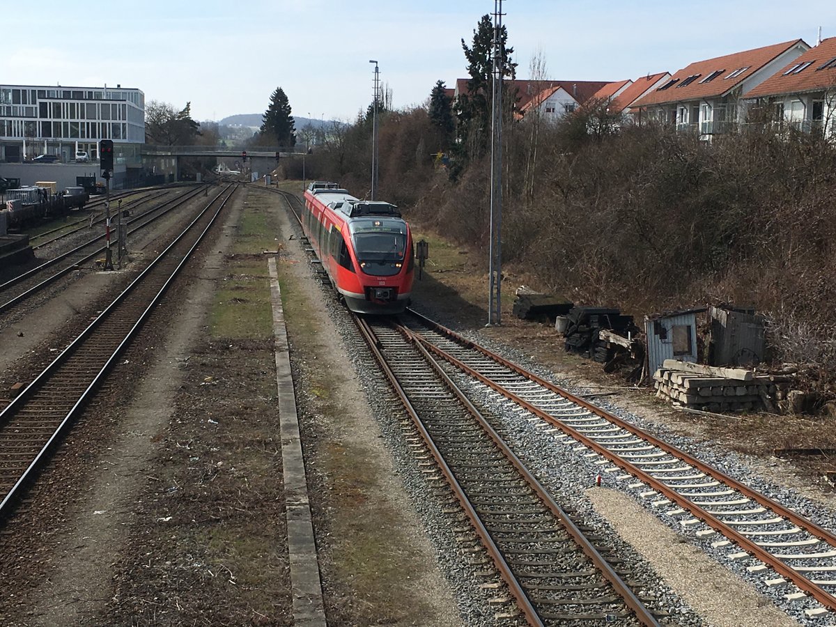 Ein unbekannter 644 wartet im Bahnhof Ehingen auf seine nächste Fahrt nach Ulm.##

23.03.17