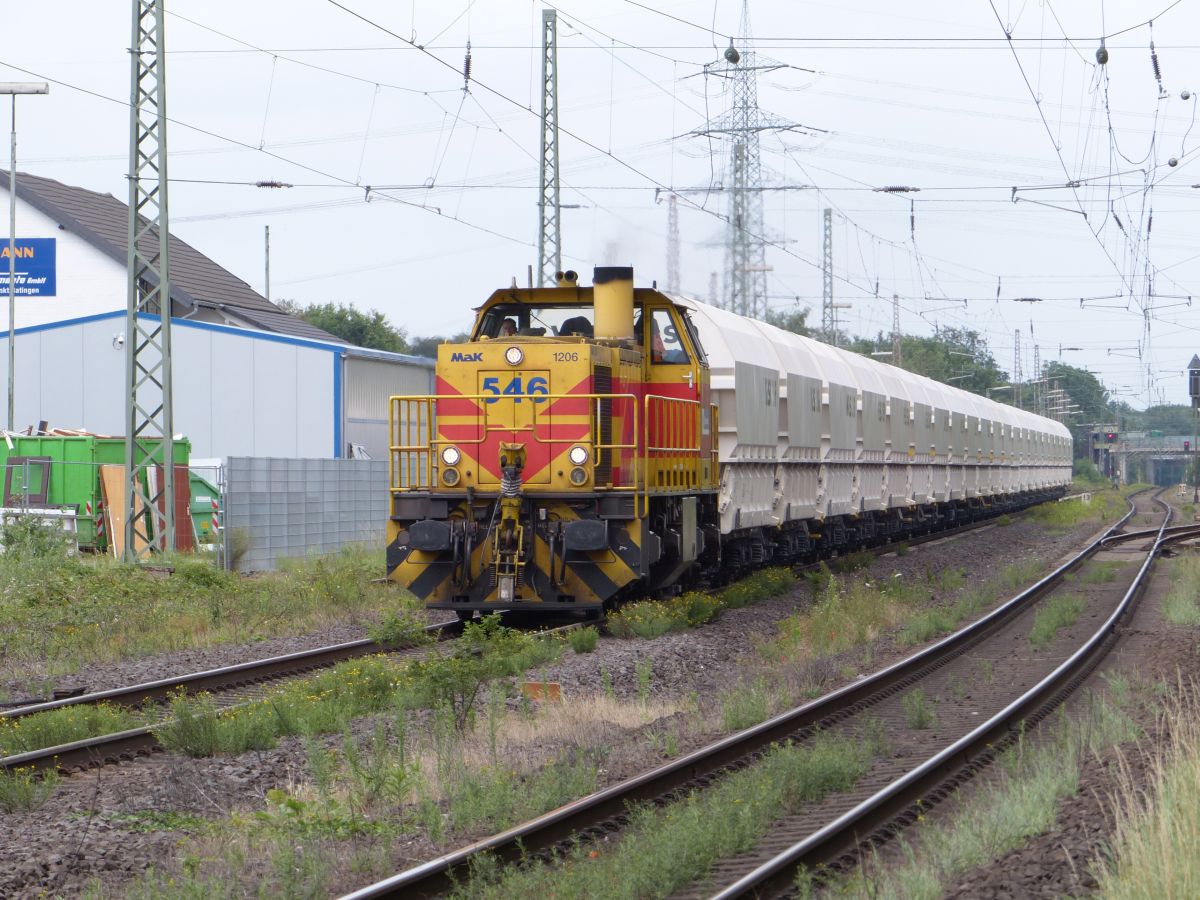 Eisenbahn und Hfen GmbH Diesellok 546 Lintorf 09-07-2020.

Eisenbahn und Hfen GmbH dieselloc 546 Lintorf 09-07-2020.