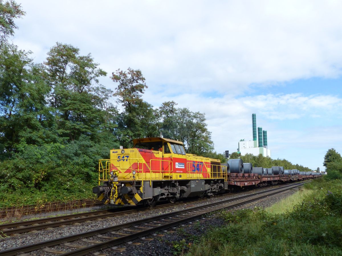 Eisenbahn und Hfen GmbH Diesellok 547 Wanheim Angerhausen Duisburg. Atroper Strae, Duisburg 14-09-2017.

Eisenbahn und Hfen GmbH dieselloc 547 Wanheim Angerhausen Duisburg. Atroper Strae, Duisburg 14-09-2017.