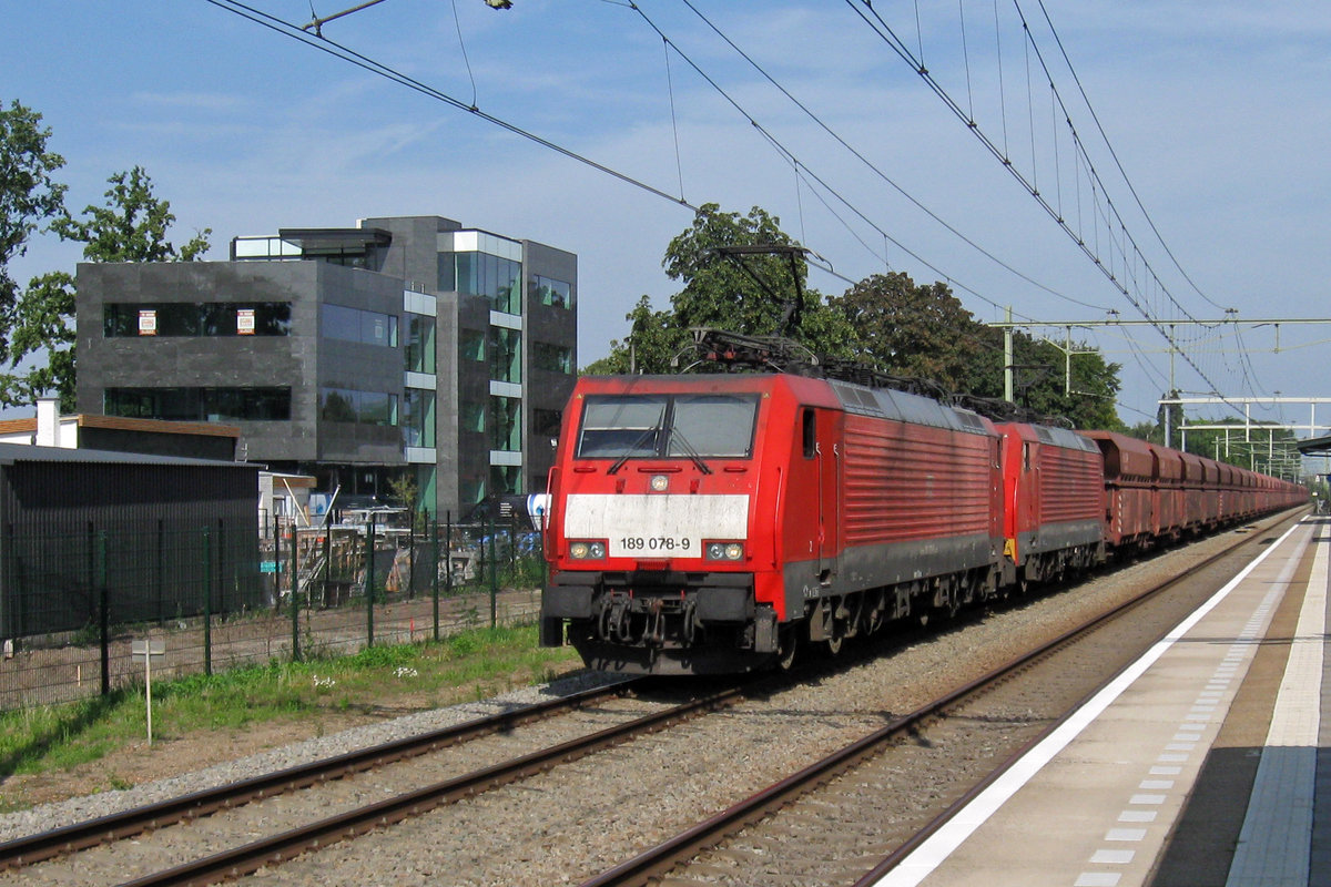 Erzbomber mit 189 078 durchfahrt Oisterwijk am 23 Augustus 2019. 