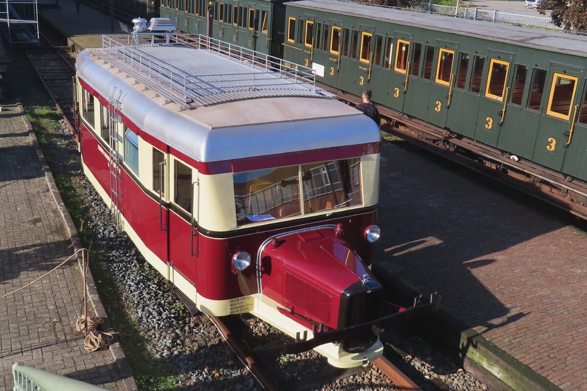 Es gibt sogar mindestens ein Schweineschnutschen in die Nidederlande und es betrifft MBS-25 (ex 11 der Kleinbahn Delmenhorst-Harpstedt) der hier in Haaksbergen steht am 14 Oktober 2023 bei der Herbstdampftage der MBS.