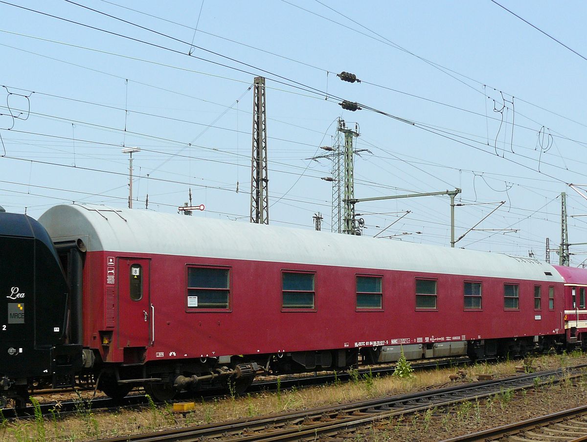 Euro Express Treincharter (EETC) Schlafwagen Bauart MU mit Nummer 61 84 06-70 617-5 (ex-CIWL NMBS). Oberhausen West, Deutschland 03-07-2015.

Euro Express Treincharter (EETC) slaaprijtuig type MU met nummer 61 84 06-70 617-5 (ex-CIWL NMBS). Oberhausen West, Duitsland 03-07-2015.